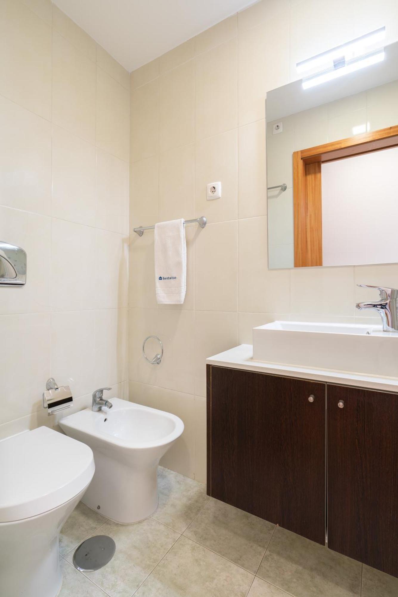 Appartement Host Wise - Bright Quiet Flats - Prime Location Porto