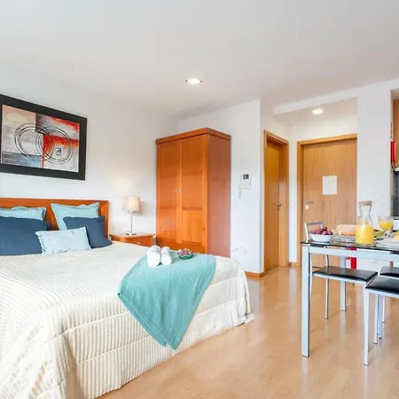 Host Wise - Bright Quiet Flats - Prime Location Appartement Porto Buitenkant foto