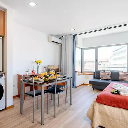 Host Wise - Bright Quiet Flats - Prime Location Appartement Porto Buitenkant foto