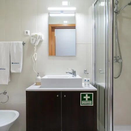 Host Wise - Bright Quiet Flats - Prime Location Appartement Porto Buitenkant foto