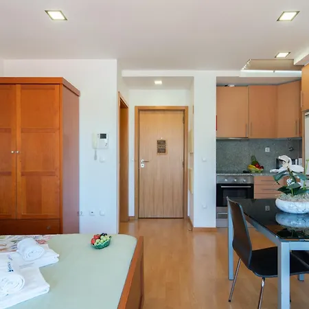 Host Wise - Bright Quiet Flats - Prime Location Appartement Porto Buitenkant foto