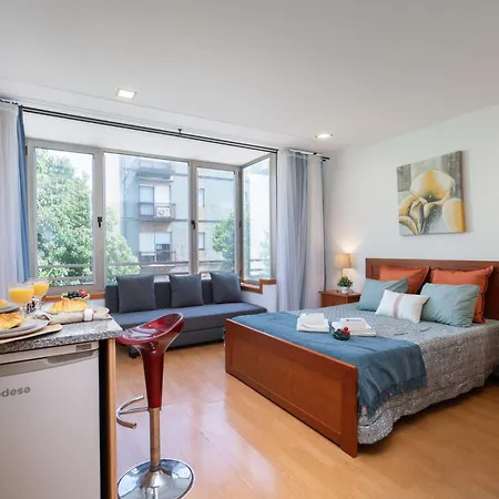Host Wise - Bright Quiet Flats - Prime Location Appartement Porto Buitenkant foto