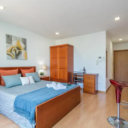 Host Wise - Bright Quiet Flats - Prime Location Appartement Porto Buitenkant foto