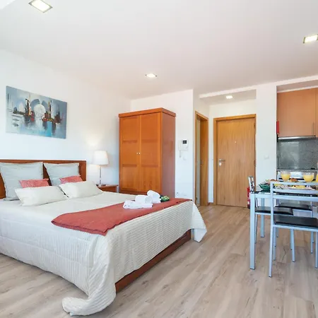 Host Wise - Bright Quiet Flats - Prime Location Appartement Porto Buitenkant foto